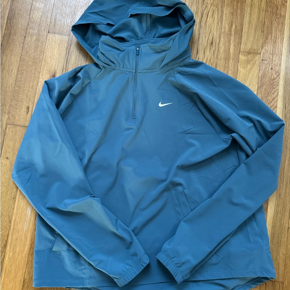 Nike Pro Dri-FIT Women's 1/4-Zip Packable Training Cover-Up - size medium